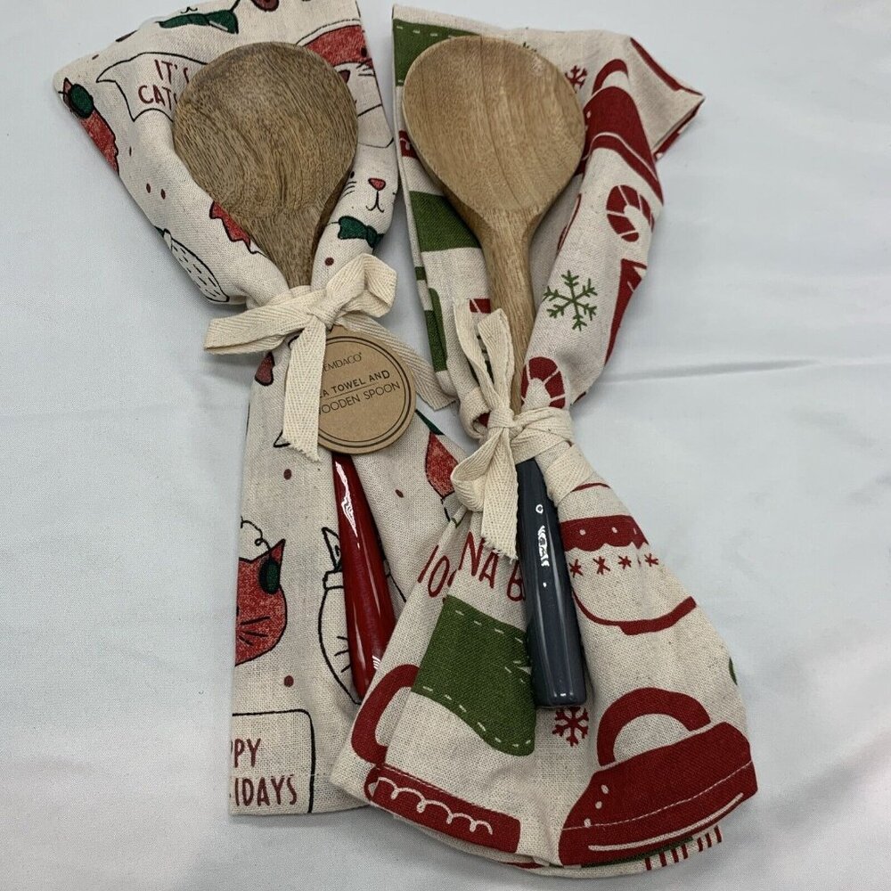 2 Sets Demdaco Holiday Wooden Spoon Bar Towel Red Green Christmas Howl-idays Dog